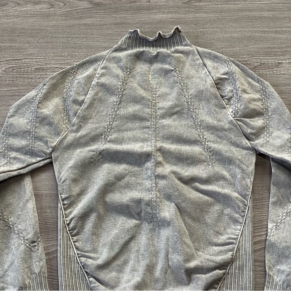 NEW FP Movement Good Karma Hi-Neck Layer Top in Ice Grey Size XS/S - Picture 8 of 16